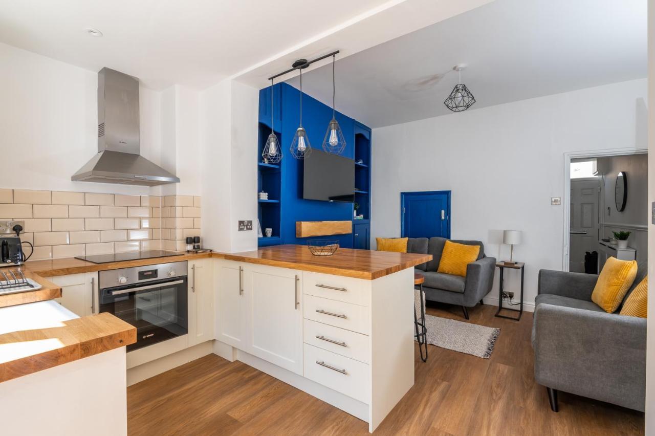 Stylish, Centrally Located Terrace - Pass The Key Йорк Екстериор снимка