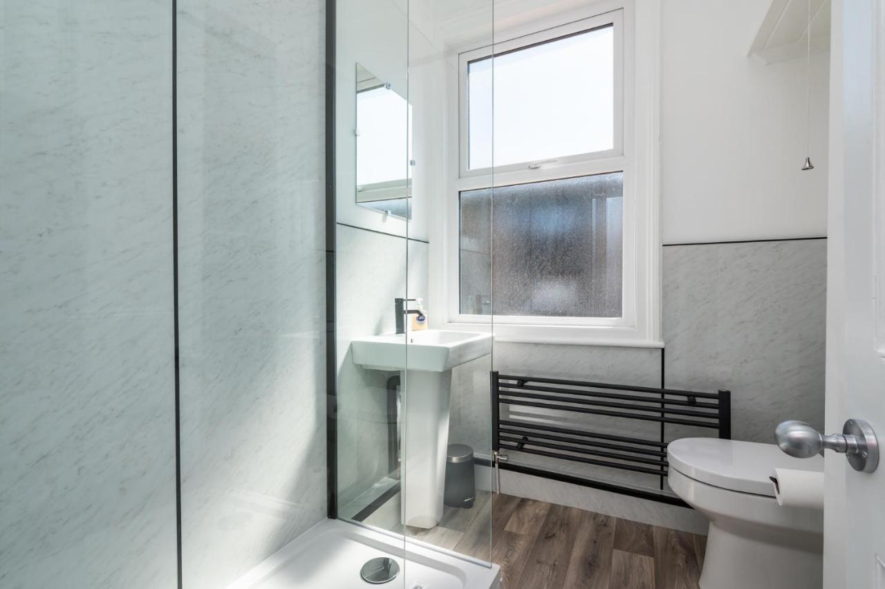 Stylish, Centrally Located Terrace - Pass The Key Йорк Екстериор снимка
