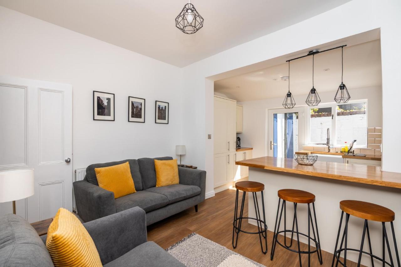 Stylish, Centrally Located Terrace - Pass The Key Йорк Екстериор снимка